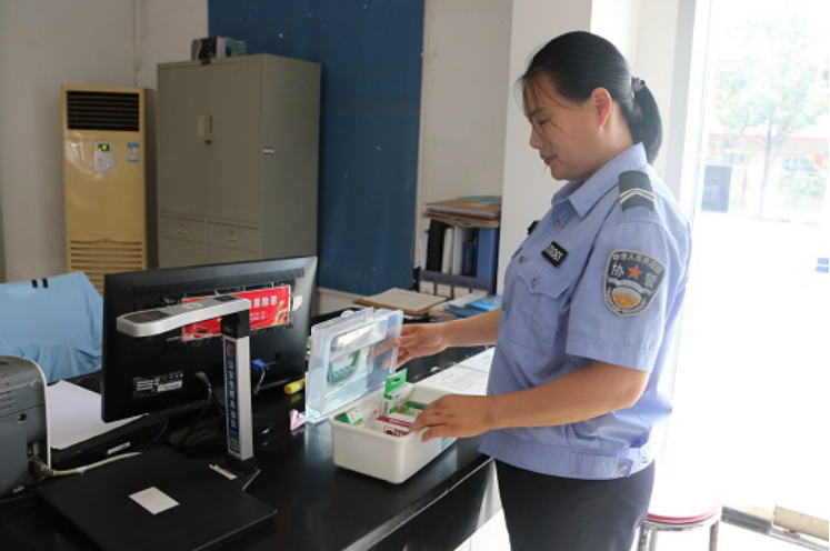 户籍大厅配备便捷急救箱