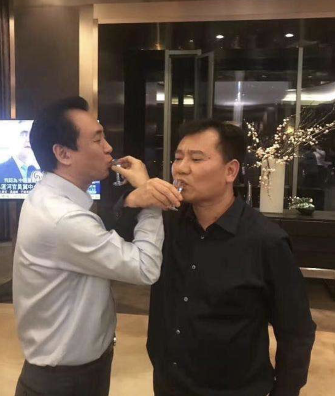 风暴眼|苏宁三十而已 张近东百战成空?