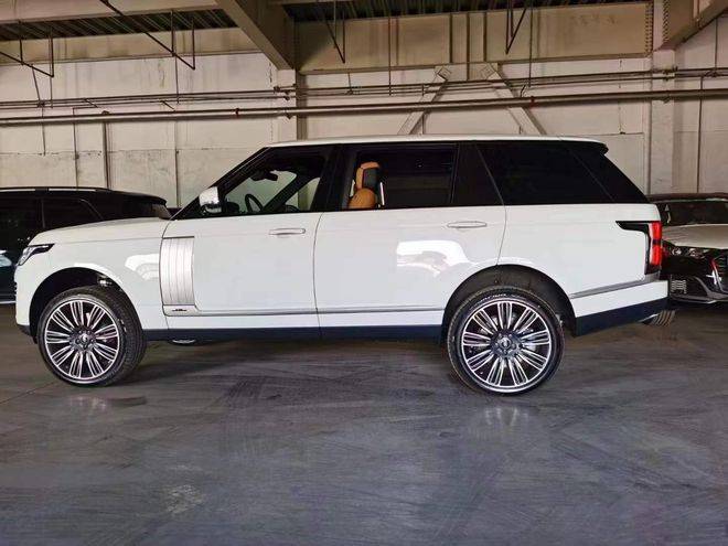 21款路虎创世加长版平行进口天津港行情