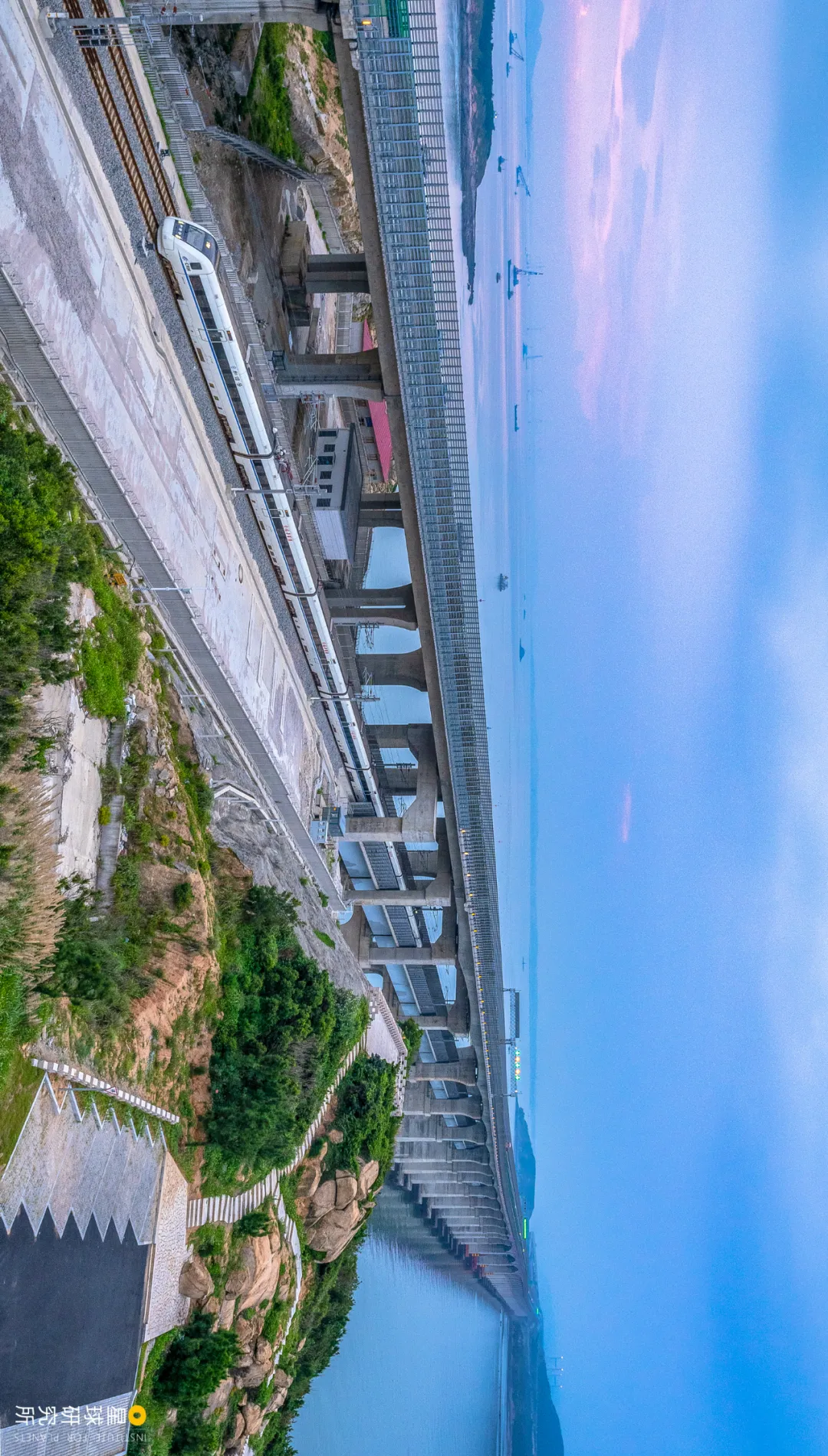 ����̨�庣Ͽ�ķ羰��ƽ̶�����