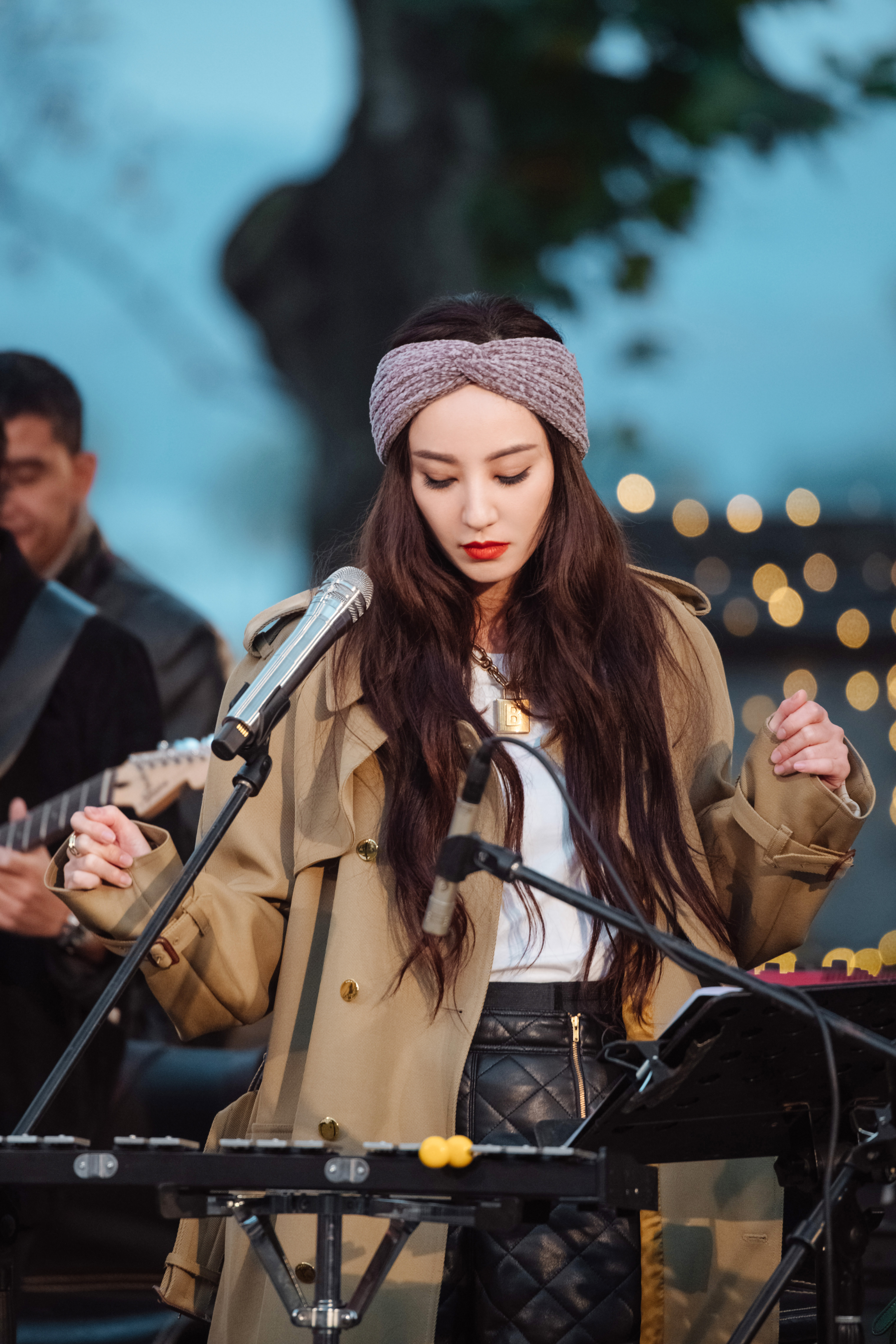 郑希怡治愈系新歌更好的自己上线霸气御姐温暖发光