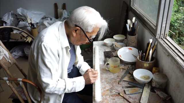 86岁老人制毛笔77年,20余道工序如数家珍，称年少郭沫若是常客