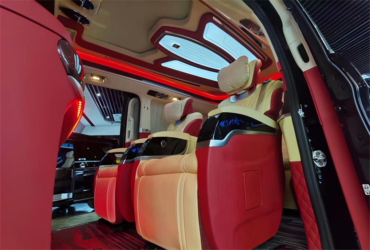奔驰V260L豪华改装高顶七座商务车——普曼·巅峰