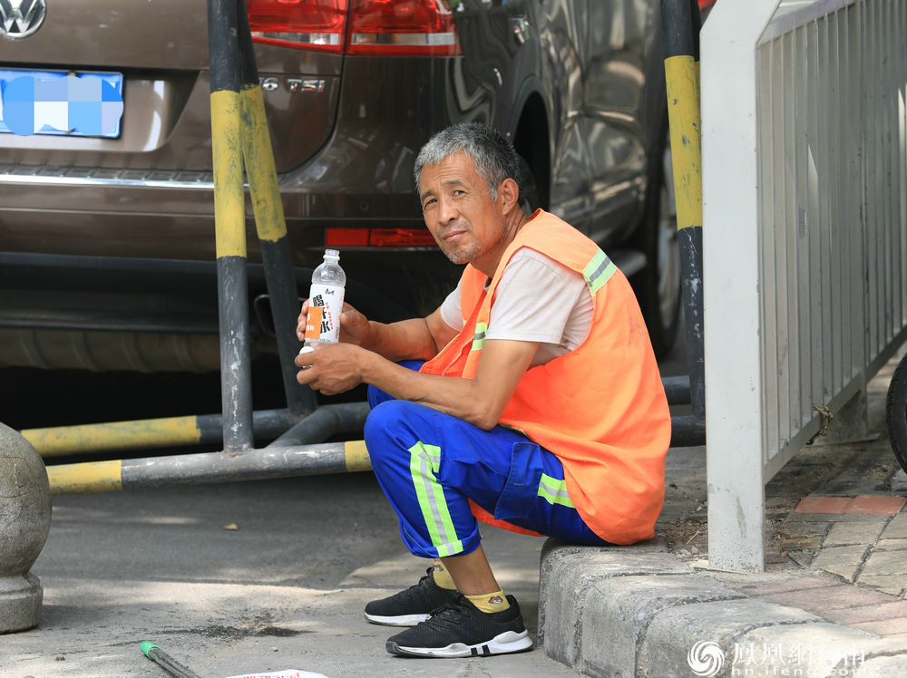郑州视光眼科送水啦爱风青年能量站开启致敬户外工作者