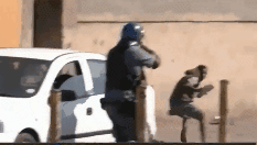 南非前总统入狱引发抗议 民众洗劫商场遭警察开枪驱散