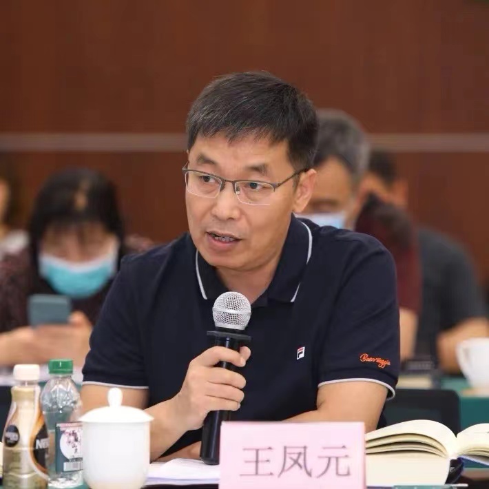 历时五年!万里学院一老师参编《新编英汉学习词典》