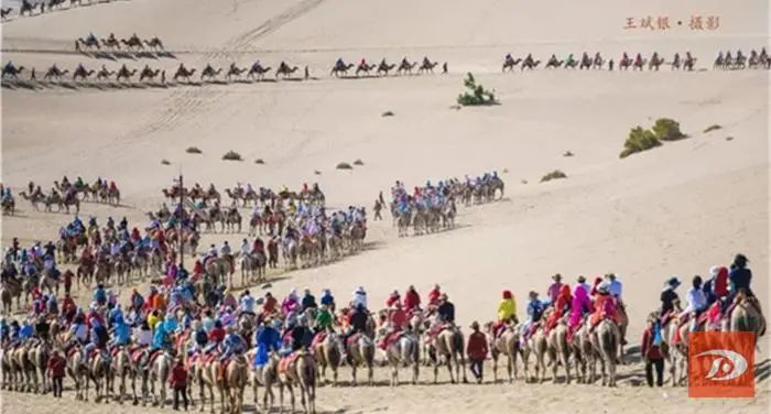 创新高！敦煌鸣沙山月牙泉景区游客接待量破百万