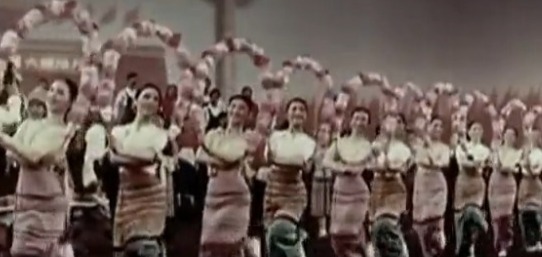 《东方红》能取得良好的演出效果,舞台灯光功不可没_凤凰网视频_凤凰网