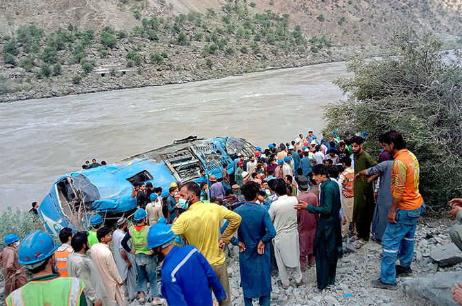 巴基斯坦大巴爆炸坠崖 救援队用直升机转运中国伤员