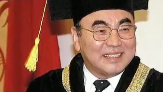 1990年阿卡耶夫上台后，吉尔吉斯斯坦迎来了怎样的变化？