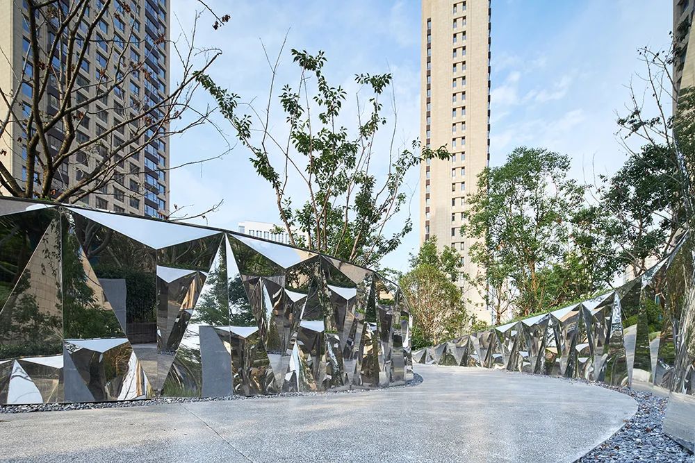 河西金茂府地下w形廊道