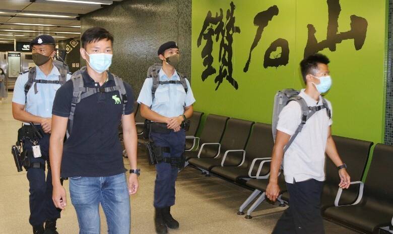 反恐特勤队首度派出便装队员上阵