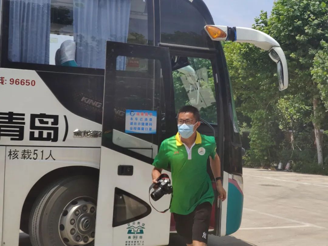 运动员忘带身份证 青岛六十七中志愿者18分钟帮助解决