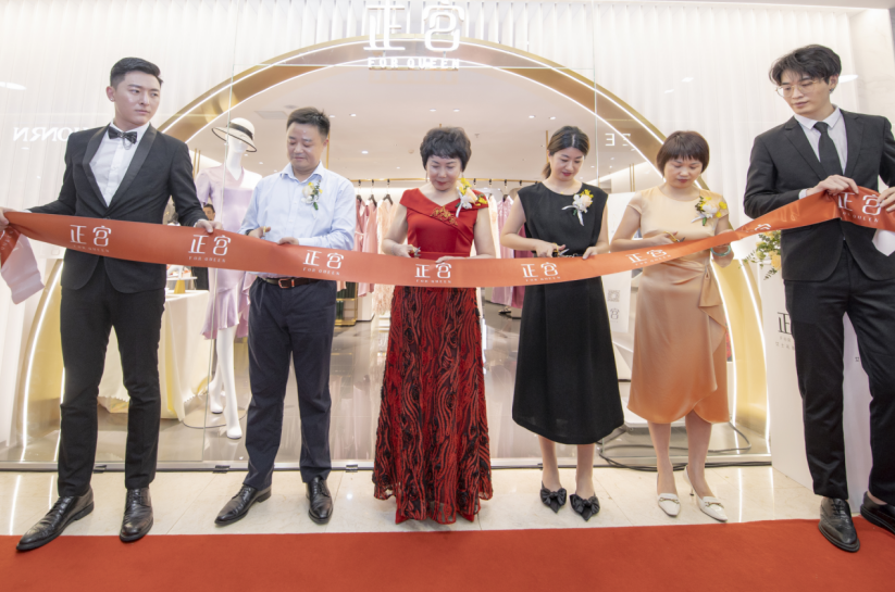 旗下女士礼服智能定制品牌"正宫for queen"正式登陆星城长沙