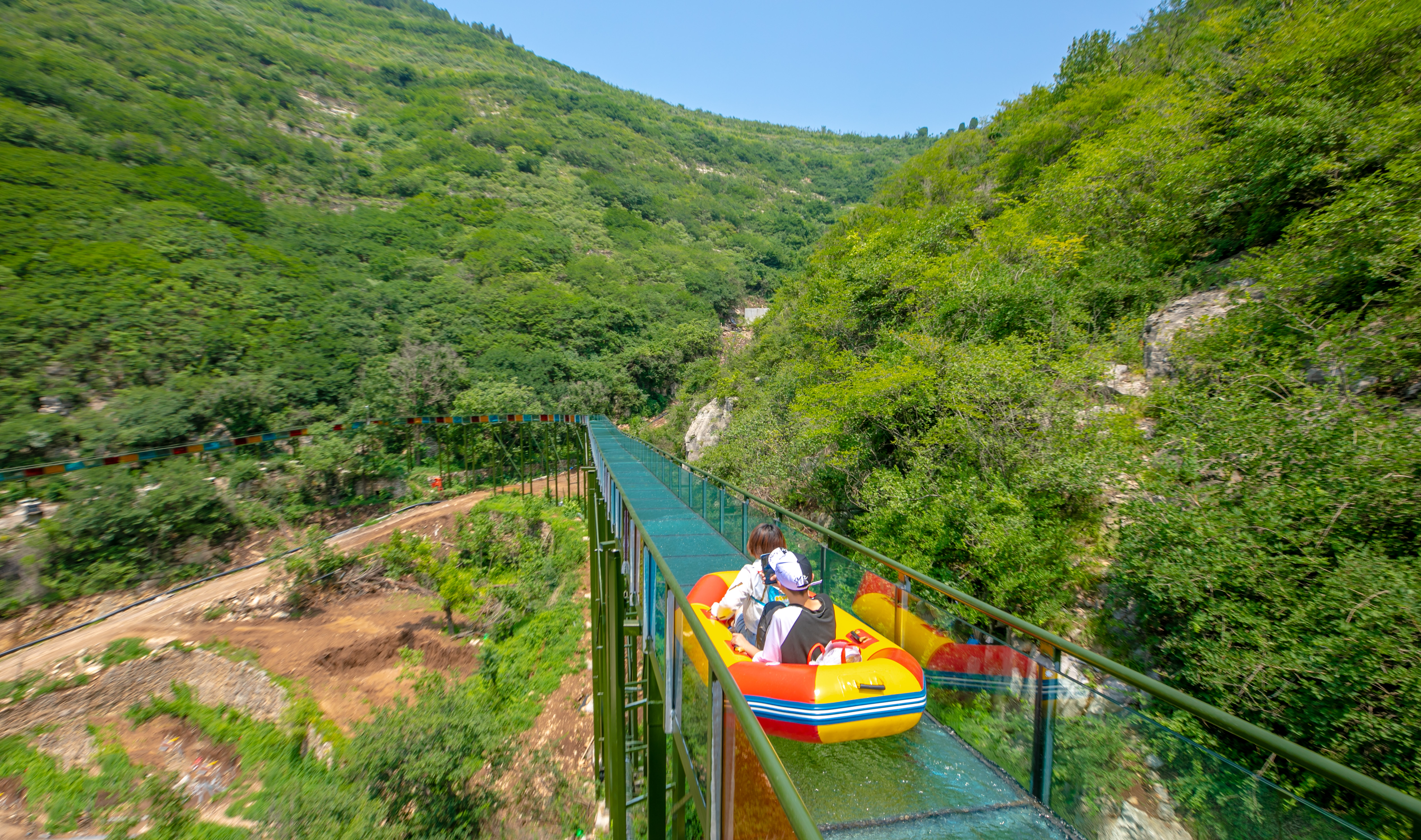 全国乡村旅游重点村再添新项目———济南黄鹿泉情人谷高山泉水“第一漂”开漂啦