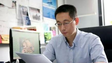 2008年施一公放弃在美国的优厚待遇，回国到清华大学执教