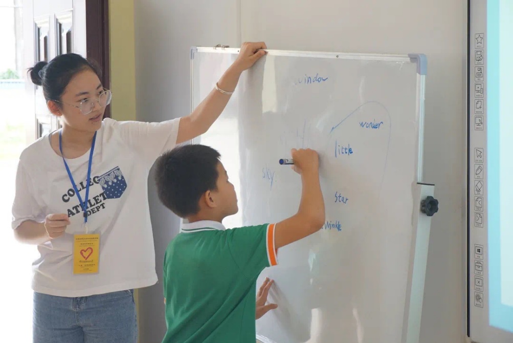 志愿老师教授单词