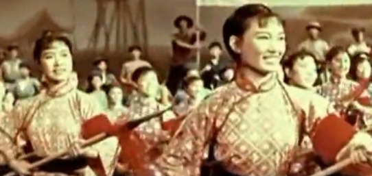 《东方红》是一场千人规模的巨型演出,它的舞台调度是怎样的?_凤凰网视频_凤凰网