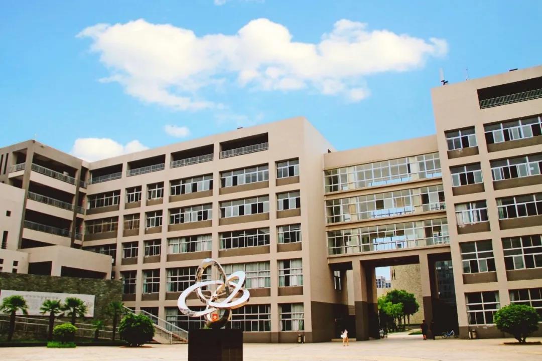 陕西国际商贸学院校园美景