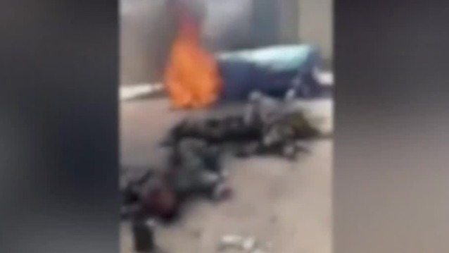 塔利班乱枪处决22名投降的阿富汗军人 尸体被丢弃在露天市场