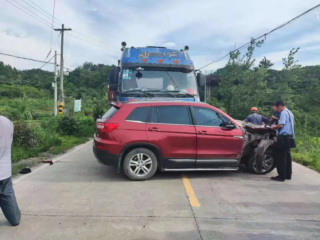 肇事逃逸盲目超车分心驾驶抚州曝光5起交通事故案例