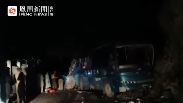 现场曝光！巴基斯坦公交车爆炸致9名中国公民死亡 