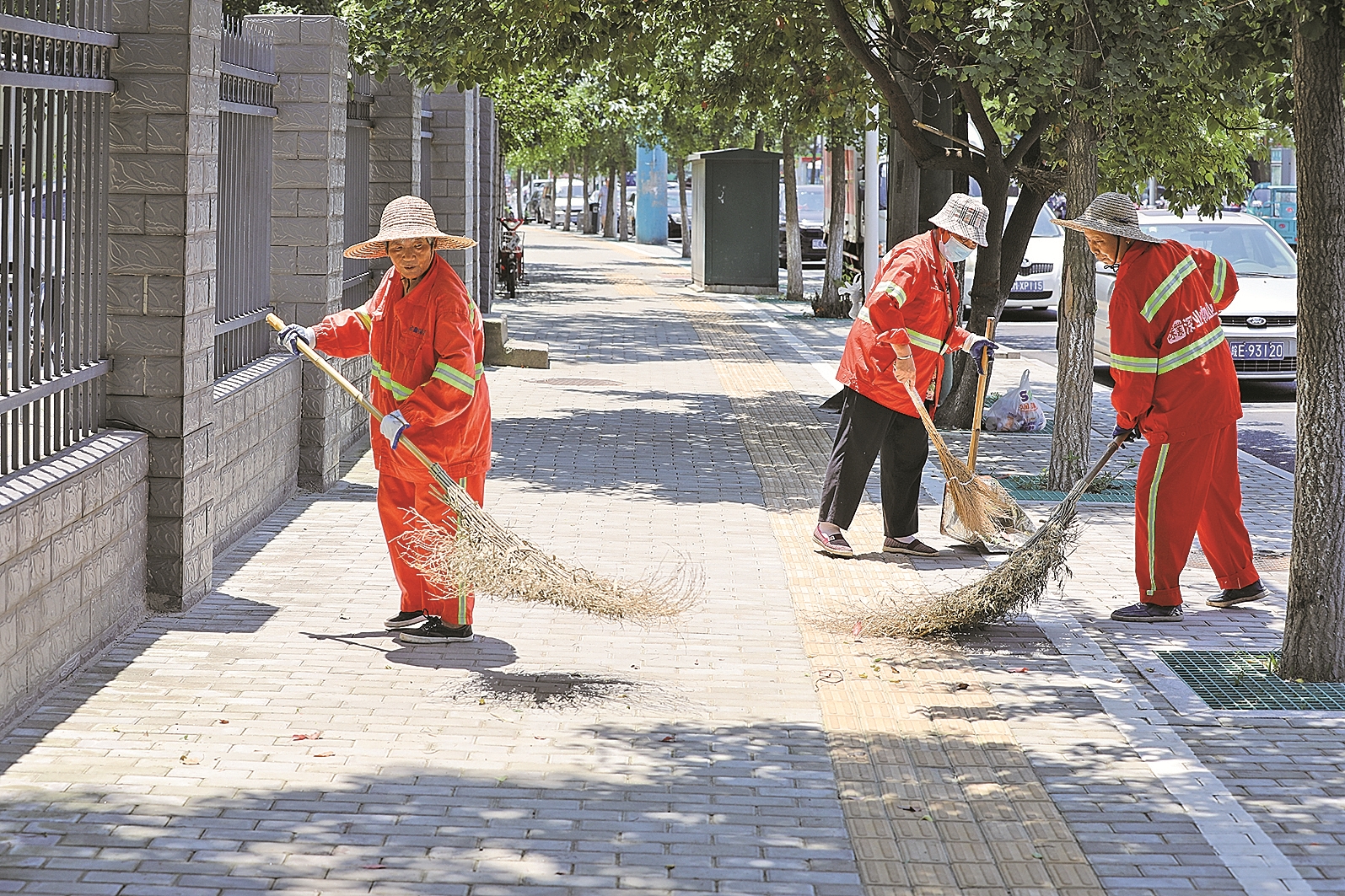 烈日下的环卫工人