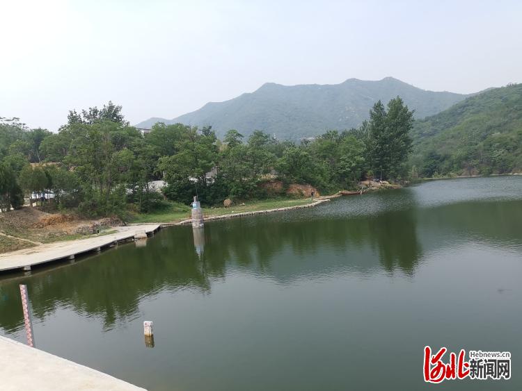 正在备汛的黄峪水库。 河北日报记者赵红梅摄
