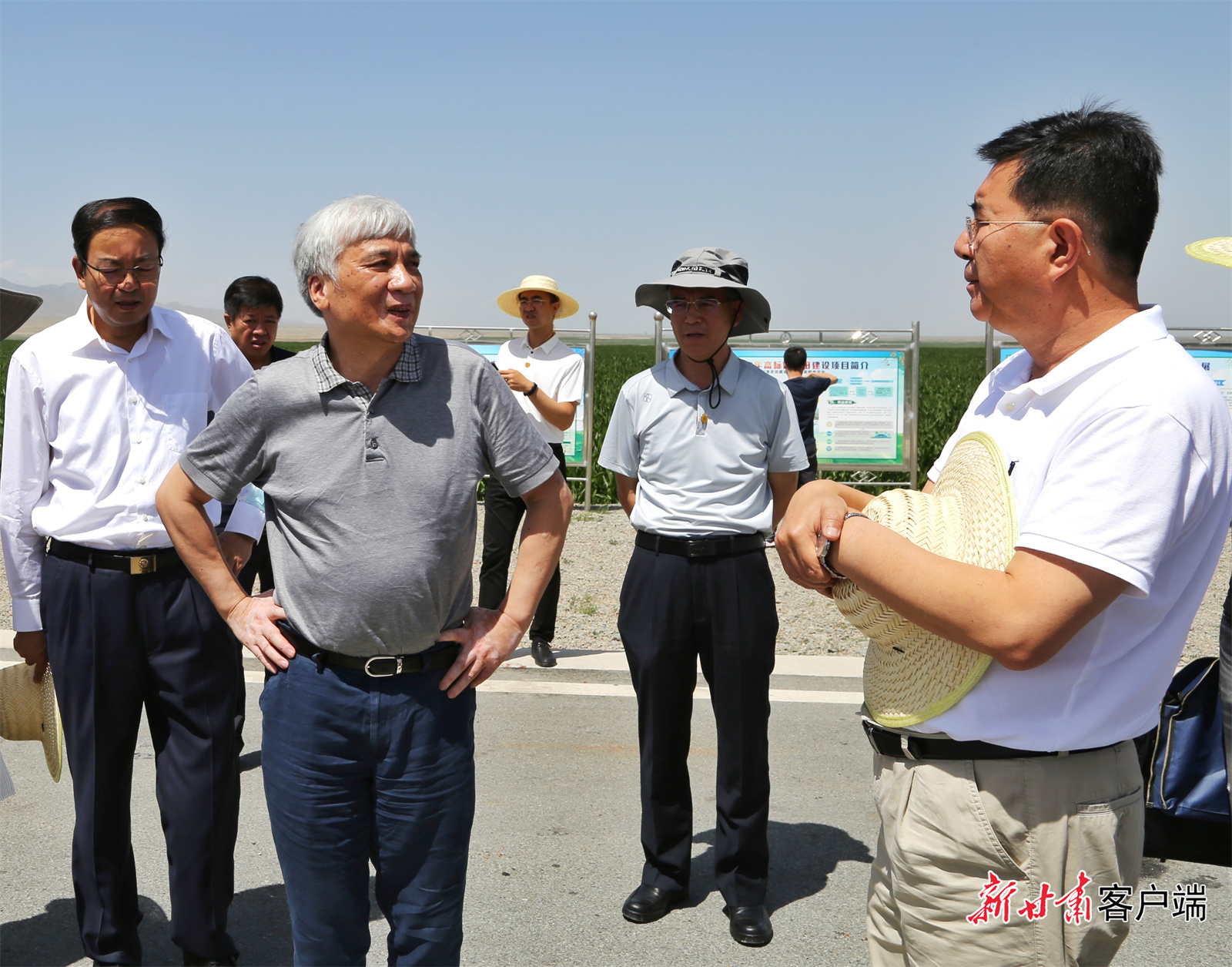 全国人大常委会副委员长、民盟中央主席丁仲礼在白银调研 张孝峰 摄