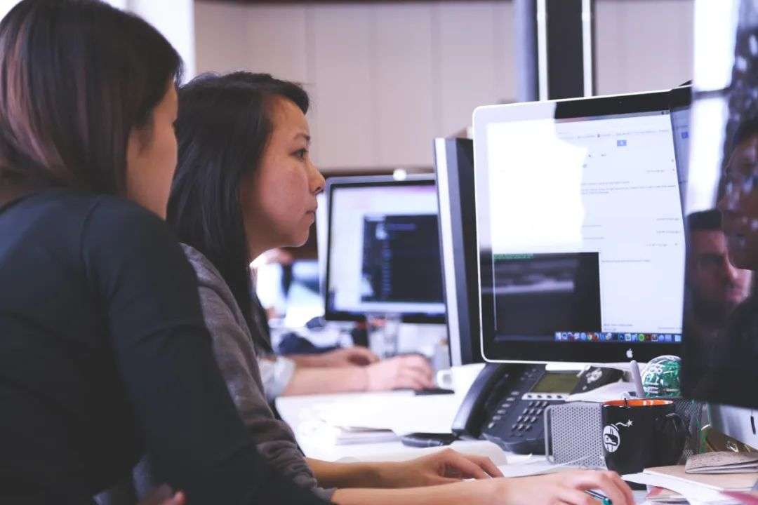 00后杀进职场 第一件事是“挑老板”