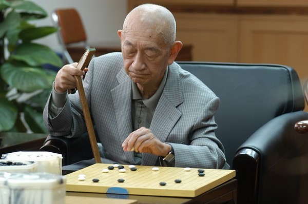 此后从1955年夏天到1956年秋天,面对木谷实,桥本宇太郎,藤泽朋斋等多