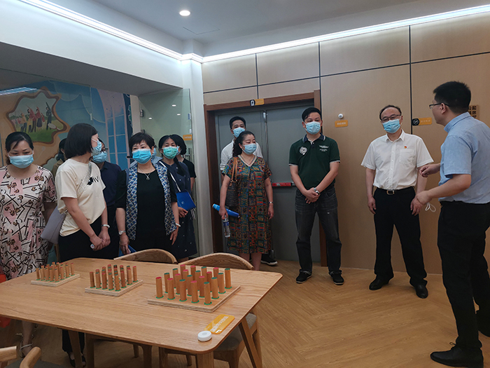 人大代表实地考察花楼水塔街综合为老服务中心