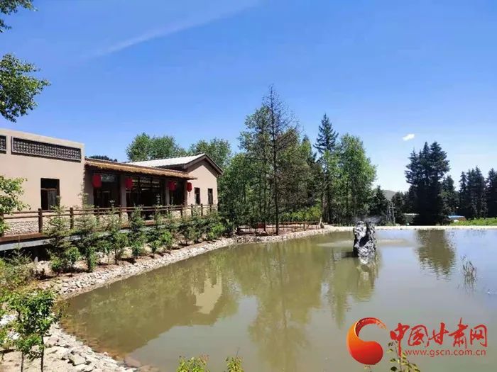 武威市天祝县哈溪镇双龙村坐落在祁连山脚下,这里山清水秀,风光旖旎.