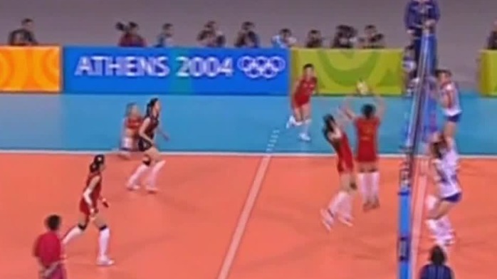重温经典！2004年雅典奥运会女排决赛，中国女排上演惊天逆转