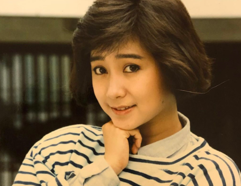 可能年轻一辈的网友们不知道,傅娟其实也是一名艺人,那些年演过非常多