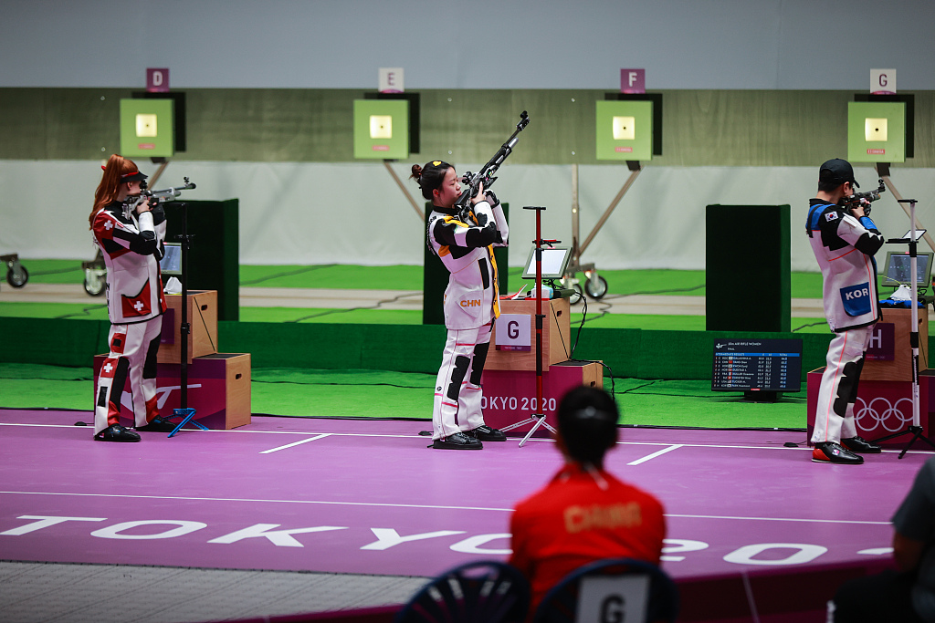 中國奪東京奧運首金00後射擊小將逆轉擊敗俄羅斯選手