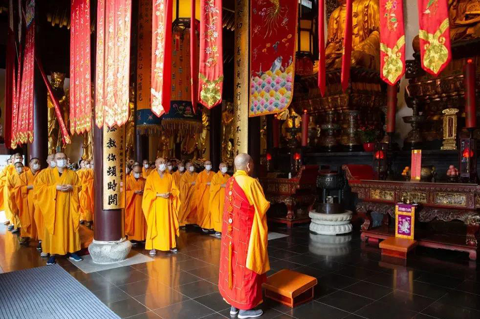 愿灾难早日离去全国佛寺为河南受灾群众及遇难同胞祈福