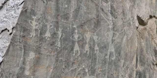 嘉峪关无人区藏2千米岩画，记录古代游牧生活