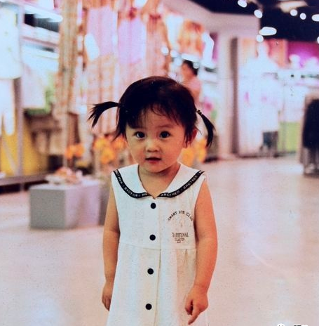 关晓彤劲敌突然消失,被亲妈一手毁掉星途.