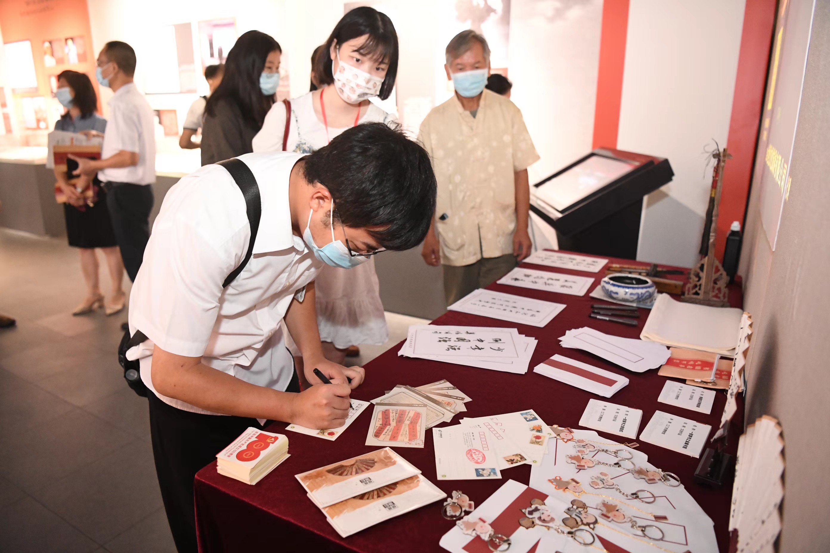 江门五邑侨批（银信）专题展讲述侨批中的党史__凤凰网
