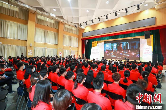 广东逾1500名大学生志愿者接力服务西部基层