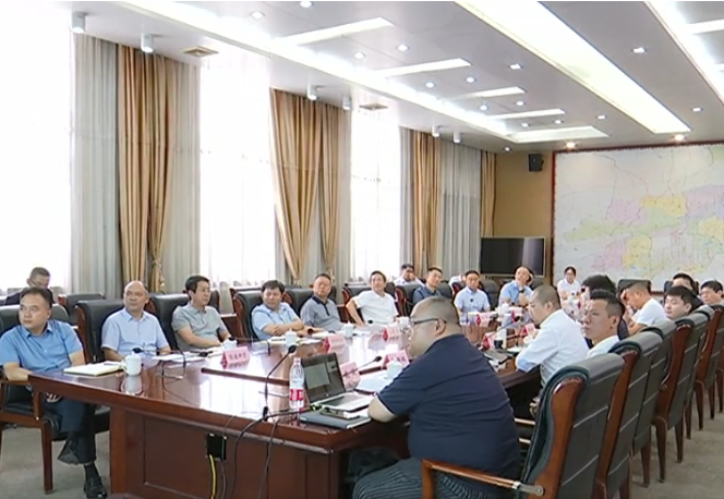 高陵区委书记杨仁华会见陕西万众控股集团公司董事长李五亮一行