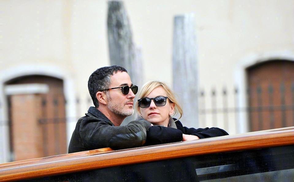 安娜法瑞丝透露已与男友秘密结婚他现在是我丈夫