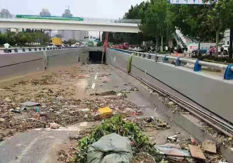 排水后的京广北路隧道。