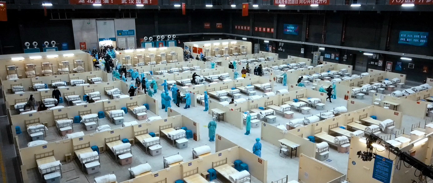 片中有很多群众演员