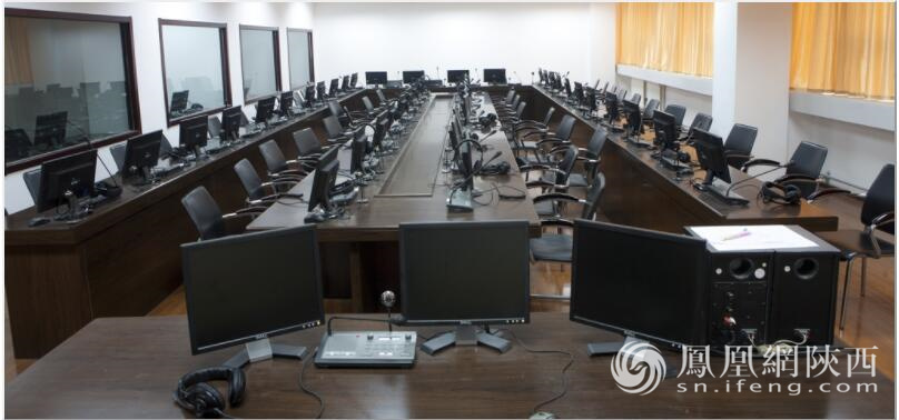 西安翻译学院西区体验中心同传实验室