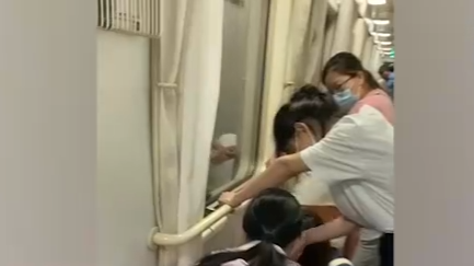 郑州暴雨多趟列车停运，K1628乘客称滞留超16小时