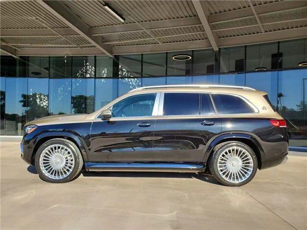 21款迈巴赫GLS600双拼色全国接受预定中