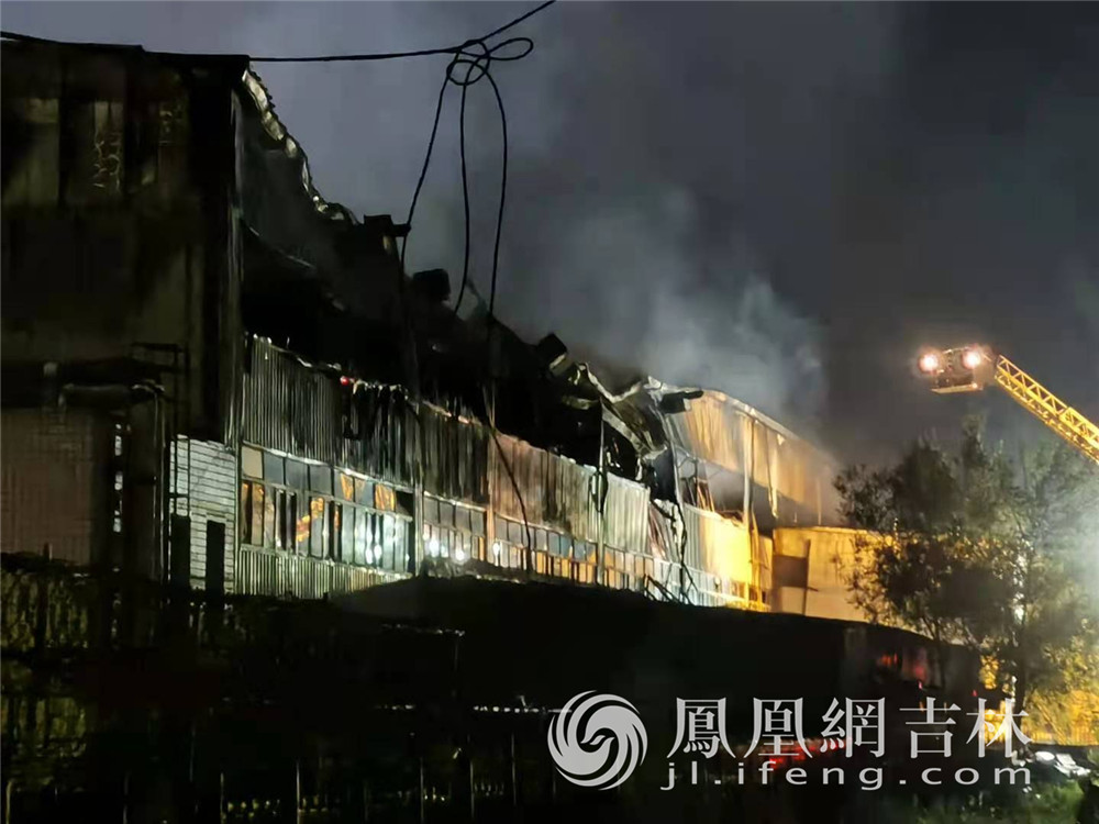 搜救工作正在进行中。