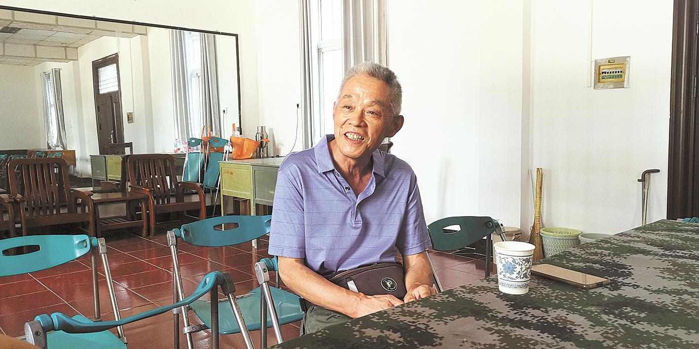 裴国民接受湖北日报全媒记者采访。